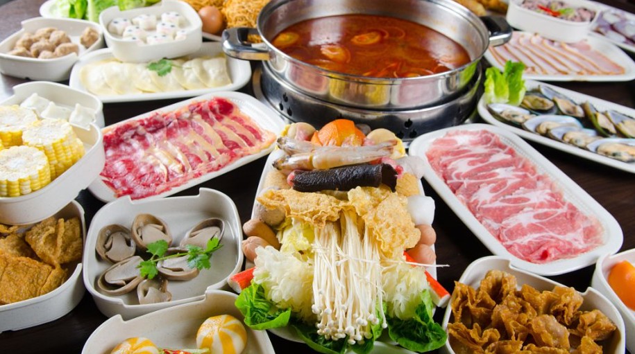 火炉火年糕火锅加盟费多蓝狮平台少钱 经营容易吗