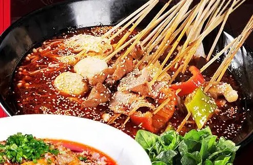 蓝狮注册签小川棒棒鸡串串的加盟优势是什么？加盟资金高吗