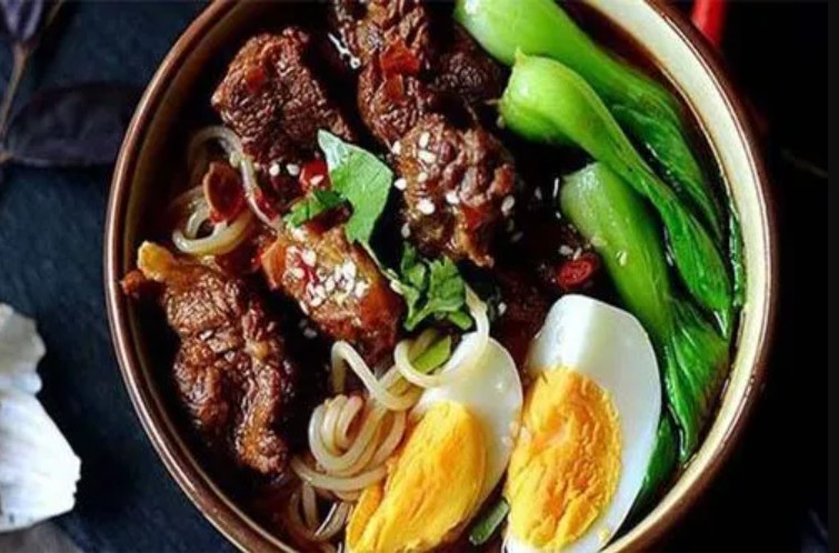 蓝狮登录开半椒牛米粉加盟店资金是多少