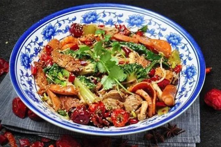 开麻情辣义麻辣香锅加蓝狮平台盟店需要哪些资金