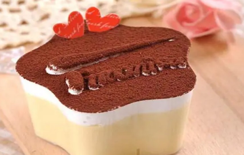 蓝狮登录如何选择甜品加盟店？甜蜜转身甜品加盟全攻略