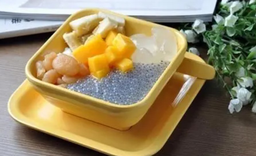 如今骗子骗局蓝狮平台男女老少不放过，杏记甜品加盟店提醒您