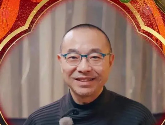 蓝狮登录刘仪伟新年卡通秀 和宝宝礼“仪”天下