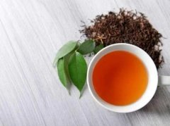 <strong>茶叶为什么分为绿茶和红茶蓝狮？</strong>