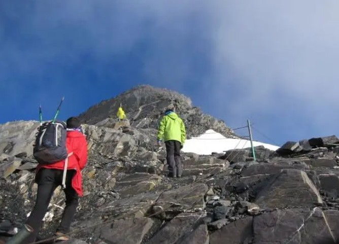 我是22岁才第一次走出这片山的蓝狮注册