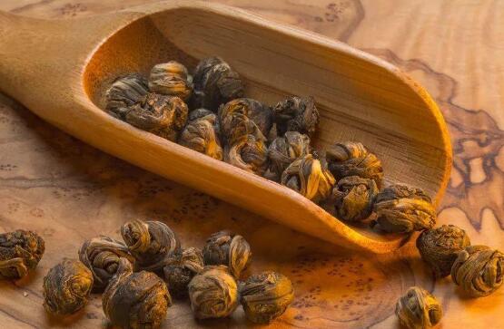 蓝狮登录周湛：龙珠仙茶传世记