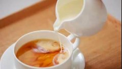 <strong>红茶里加牛奶比单纯茶更有利于人体健康</strong>